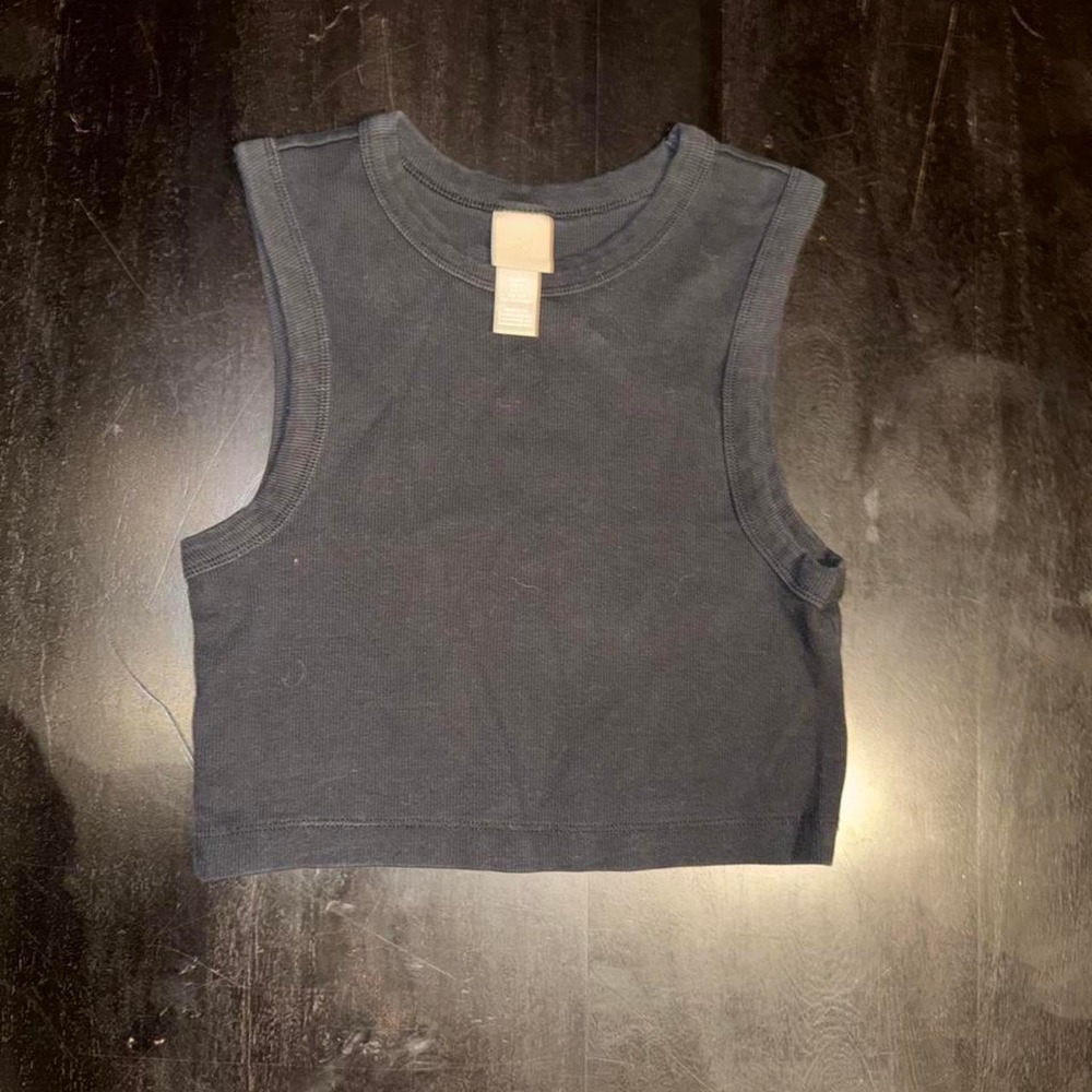 H&M black crop top